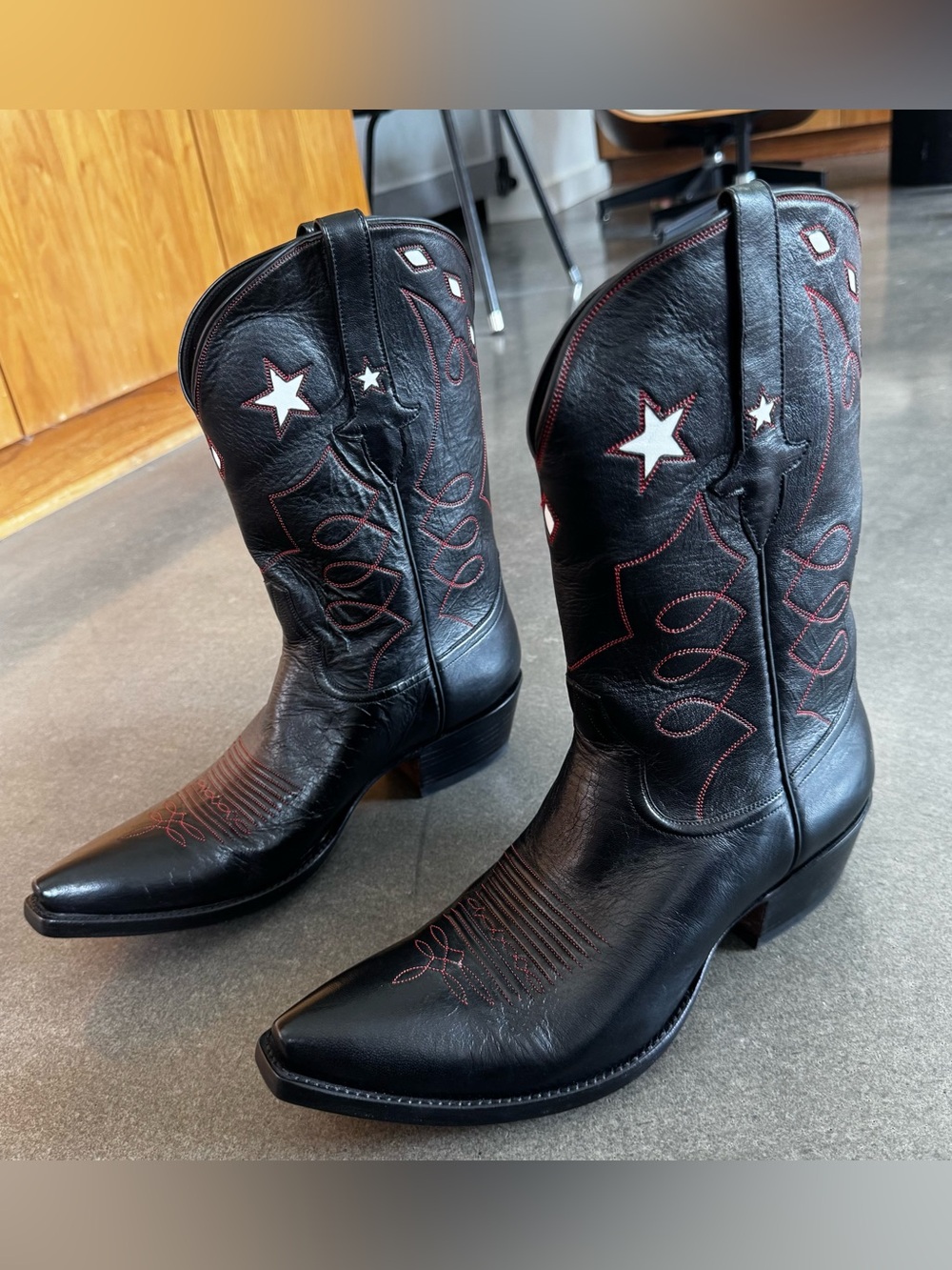 Nib men’s Stallion boots in Montana goat leather with black with stars - Picture 3 of 8